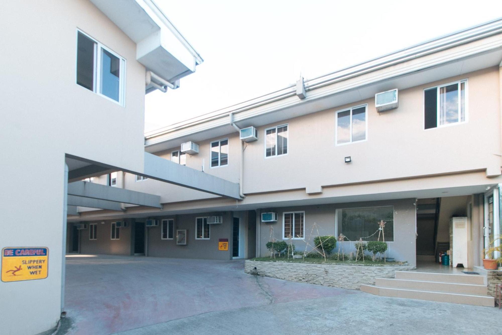 Reddoorz At Grand Apartelle Hernan Cortes Cebu Exterior photo